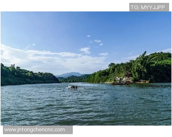 重庆足球队的崛起之路：揭秘他们背后的力量与激情